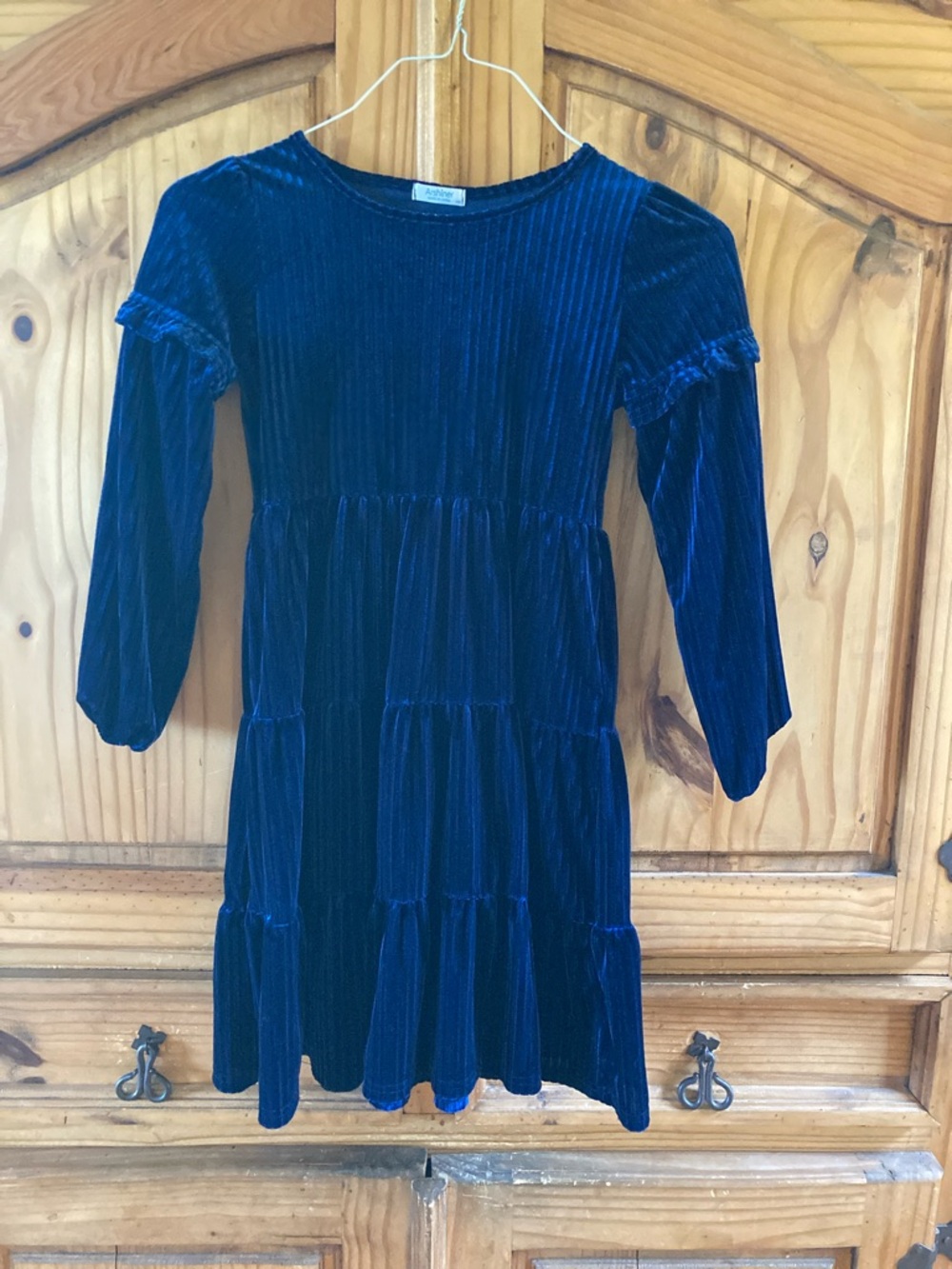 Girls Arshiner blue velvet long sleeve dress size 8/10